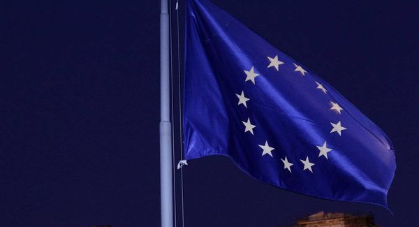 بيان للاتحاد الأوروبي وفرنسا وألمانيا وبريطانيا يأسف لعقوبات أميركا على إيران