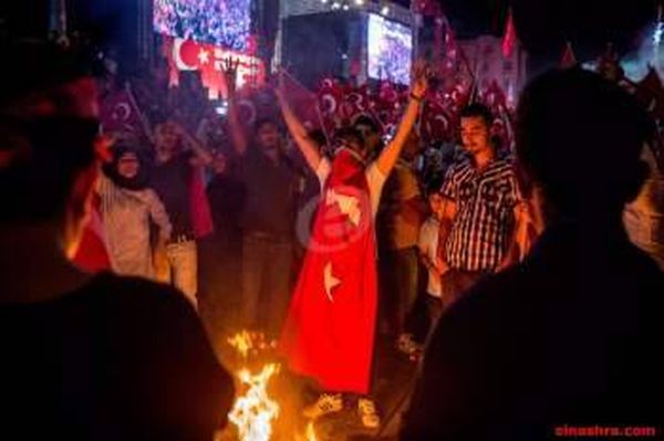 3 أتراك يهربون إلى اليونان ويطلبون اللجوء بعد محاولة الانقلاب الفاشلة