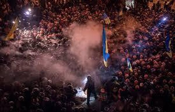 رئيس أوكرانيا يتعهد بإصلاحات وشيكة والمعارضة تصّر على دستور 2004!