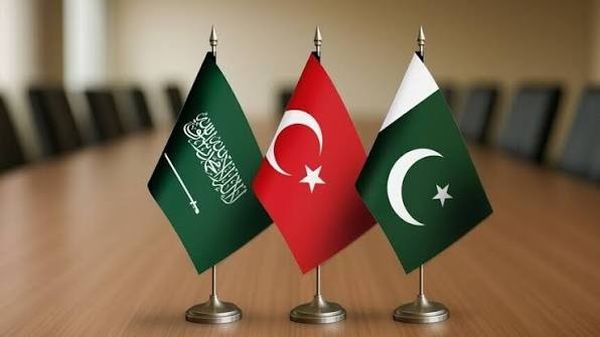 "تحالف مكة" يتحرك.. اجتماع أمني مرتقب بين تركيا والسعودية وباكستان