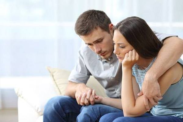 عبارات تستفـزّ الرجل، فاحذري استخدامها بحديثكِ