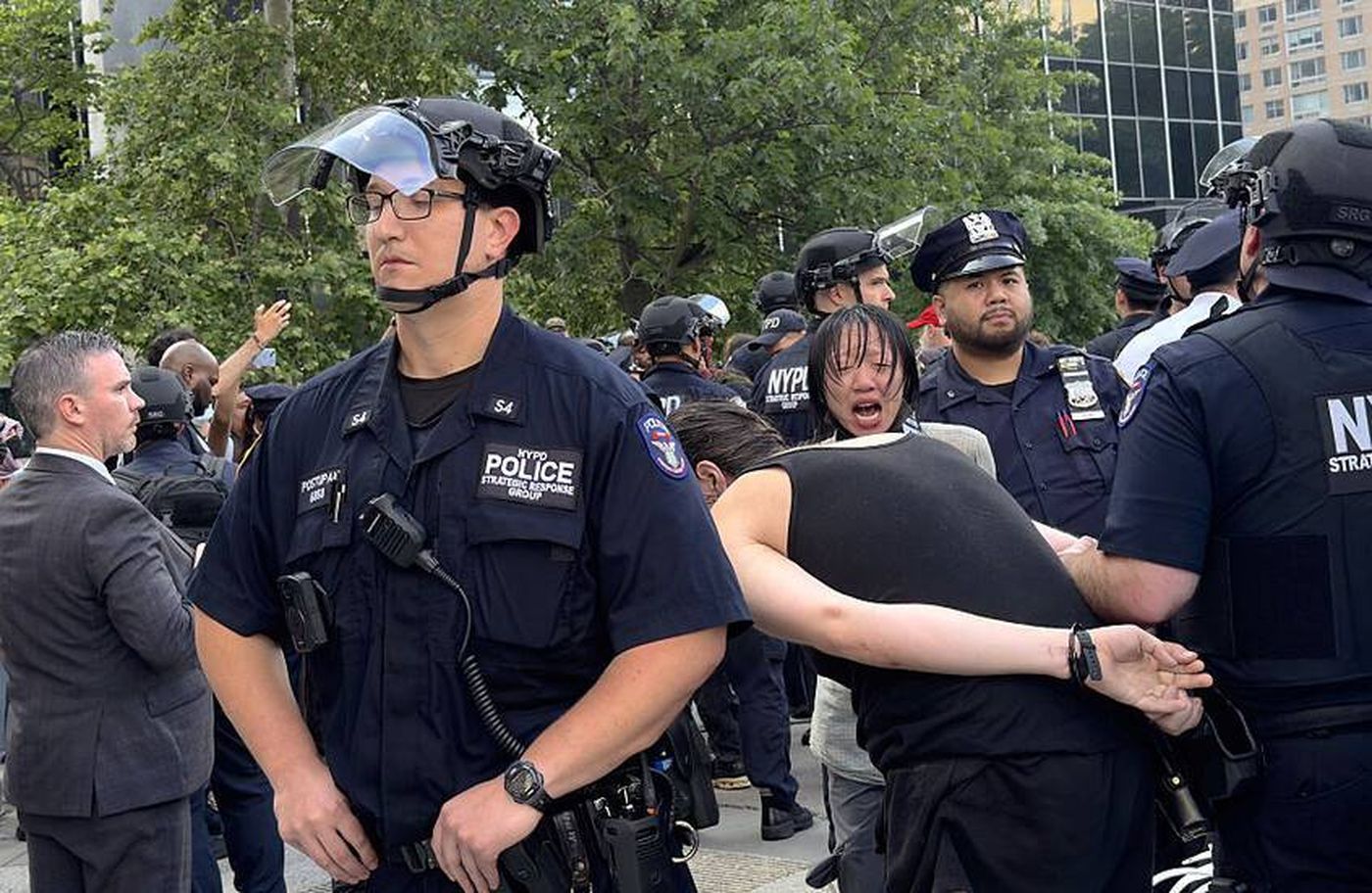 إعتقال عشرات المحتجين في نيويورك