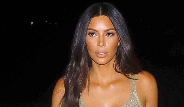 كيم كارداشيان حوّلته من عامل مصنع مغمور إلى نجم.. إليكم التفاصيل!