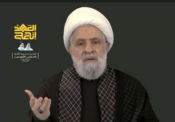 الشيخ قاسم: من يراهن على أن يبقى له جزء من لبنان مقابل التخلي عن الجزء الآخر من الأرض أو الشعب فهو واهم