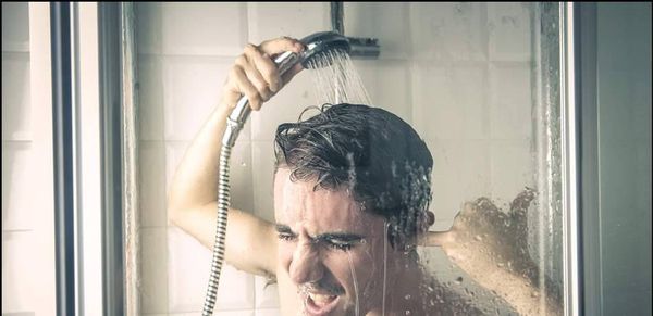 أيّهما أفضل.. حمام الصباح أم المساء؟