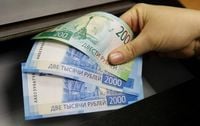 روسيا تلجأ إلى اليوان وتطرح سندات بعوائد تصل إلى 7%