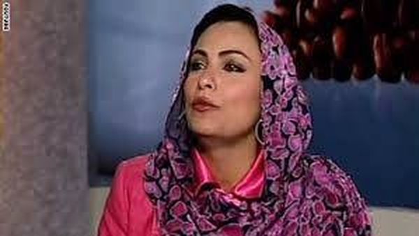 بالفيديو نائب مصري وصاحب محطة تلفزيونية حاصل على دكتوراه بالحلاقة