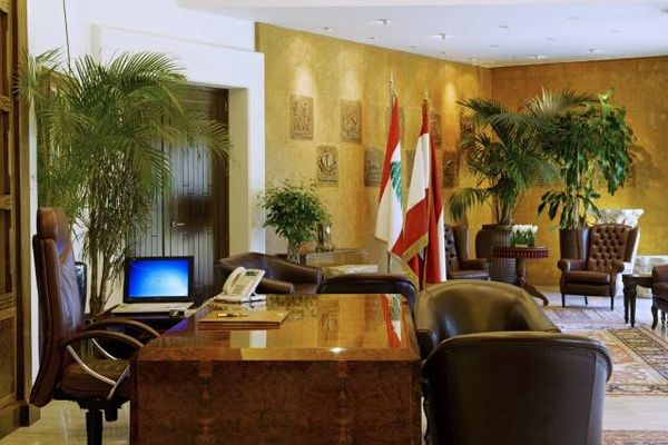 واشنطن: "مرشح تحدّي ليش لأ ..."