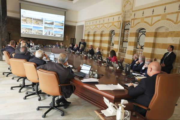 «اسرائيل» ترد على «الايجابية» اللبنانية: التفاوض «تحت النار»
البابا طالب بادرة «حسن نية»... ومخاوف من تضليل اميركي
قاسم يشرح «الهواجس» اليوم... ولا ازمة ثقة مع عون وبري